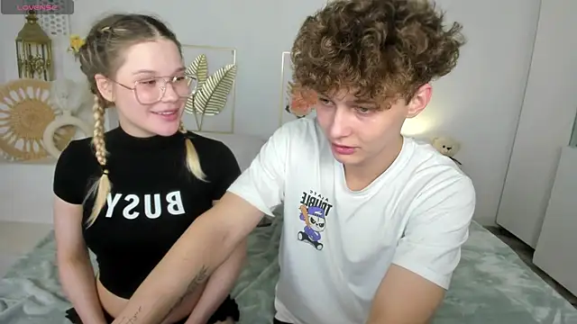 Snapshot of LisaRiza chatting on 10/14/25, 10:16 LisaRiza online show from 10/14/25, 10:16