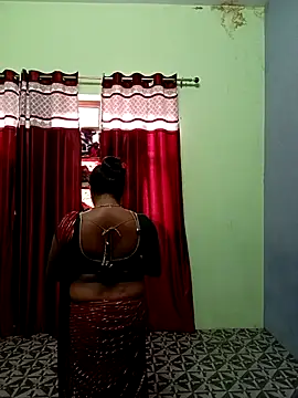 School medam online show from 10/04/25, 09:07