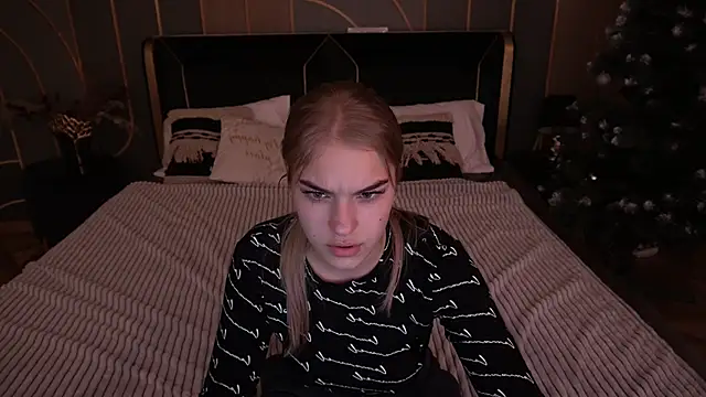 Snapshot of AlinaLiii chatting on 01/14/26, 06:41 AlinaLiii online show from 01/14/26, 06:41