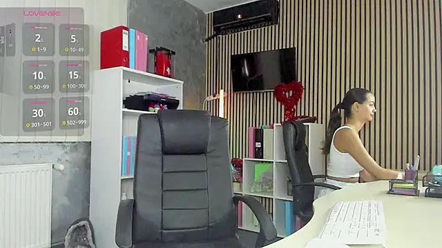 Snapshot of OfficeGirls chatting on 07/19/26, 07:06 OfficeGirls online show from 07/19/26, 07:06