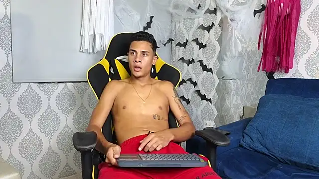 Snapshot of Twink_davidxx chatting on 10/23/25, 09:57 Twink davidxx online show from 10/23/25, 09:57