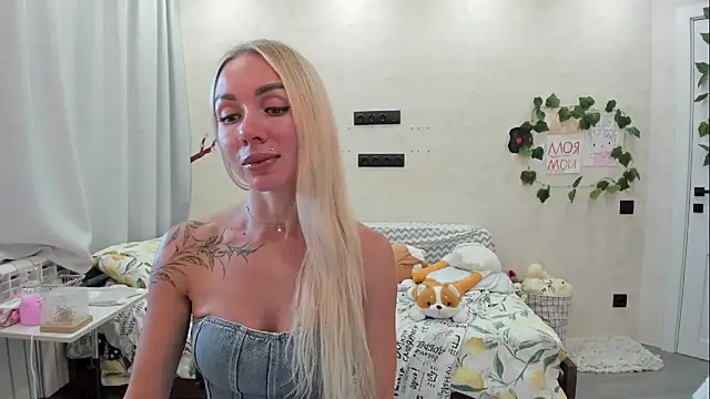 Snapshot of AlisiaCat chatting on 07/18/26, 05:39 AlisiaCat online show from 07/18/26, 05:39