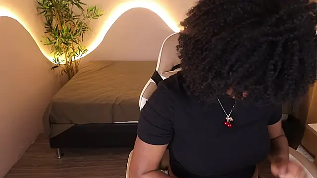 kehlannis  online show from 10/16/25, 08:21