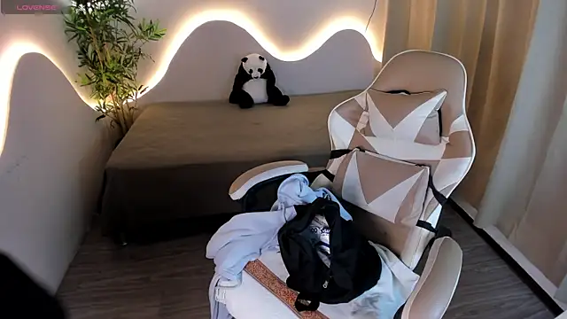 kehlannis  online show from 11/05/25, 08:09