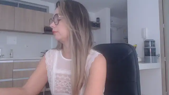 LovePaula online show from 03/12/26, 12:11