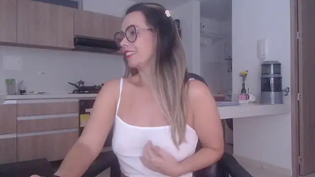 LovePaula online show from 03/15/26, 11:11