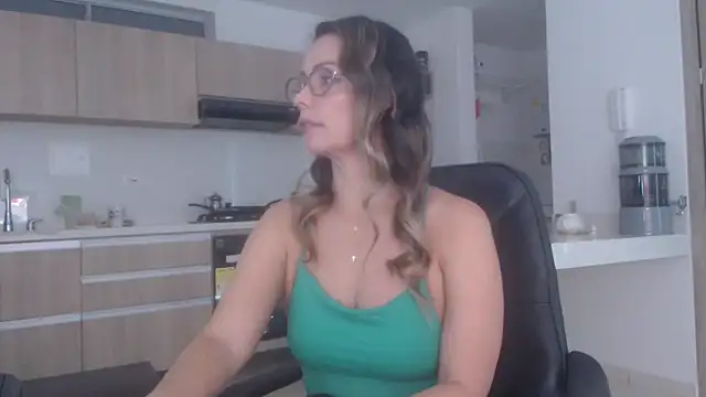 LovePaula online show from 03/23/26, 02:10