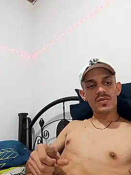 LATINO27CM online show from 10/17/25, 06:21