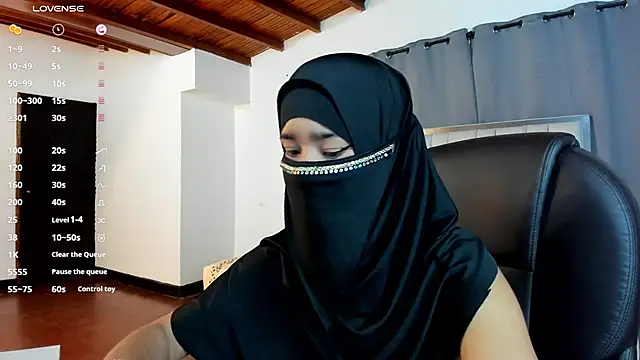 kalila latif online show from 10/10/25, 02:32