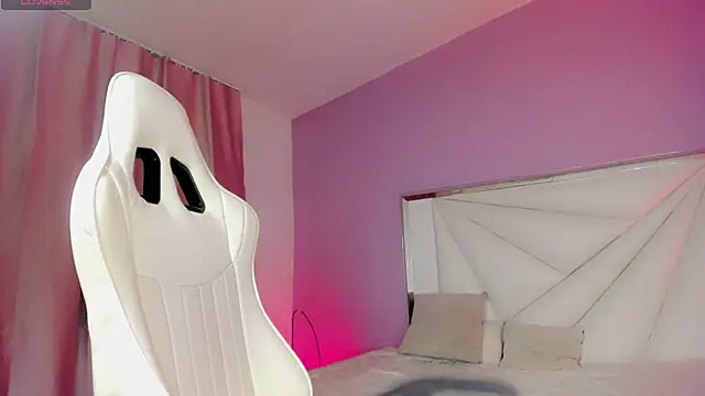 Snapshot of Isabela_saenz chatting on 10/10/25, 03:16 Isabela saenz online show from 10/10/25, 03:16