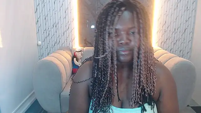 Snapshot of Soffia_b chatting on 10/11/25, 08:07 Soffia b online show from 10/11/25, 08:07