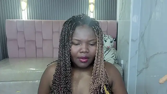 Snapshot of Soffia_b chatting on 10/16/25, 02:56 Soffia b online show from 10/16/25, 02:56