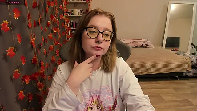 LovelyGirlLisa online show from 10/10/25, 02:38