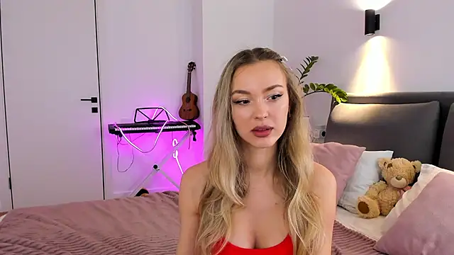 Kelly  Gray online show from 04/01/26, 08:26