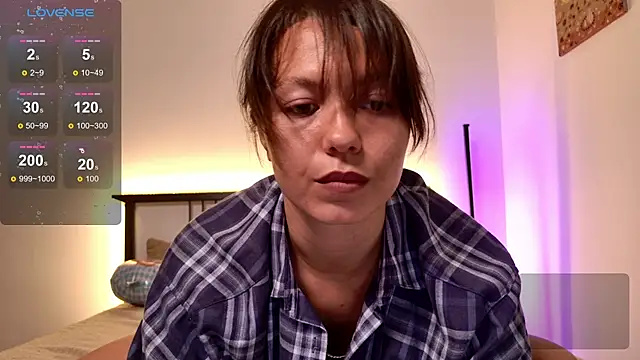 Snapshot of EllaCanny chatting on 09/29/25, 05:56 EllaCanny online show from 09/29/25, 05:56