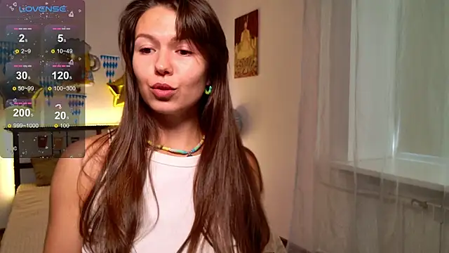 Snapshot of EllaCanny chatting on 10/04/25, 06:00 EllaCanny online show from 10/04/25, 06:00