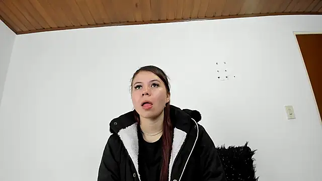 Valen tina online show from 10/17/25, 12:19