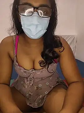 Snapshot of sexybolegirl chatting on 06/18/26, 05:06 sexybolegirl online show from 06/18/26, 05:06