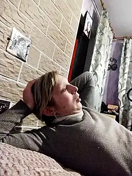 Ponka2011 online show from 12/18/25, 05:57