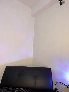 merlinasuarez online show from 10/20/25, 06:41