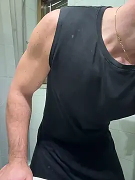 giovan2020 online show from 12/17/25, 07:47