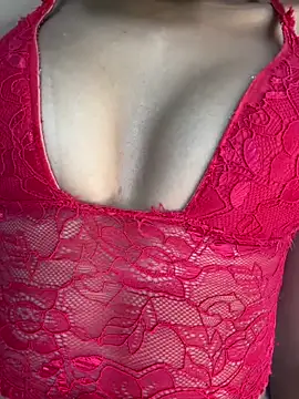 Snapshot of magrinha_hot chatting on 03/01/26, 06:43 magrinha hot online show from 03/01/26, 06:43