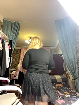 Snapshot of Sweet-blonde chatting on 09/23/25, 10:07 Sweet-blonde online show from 09/23/25, 10:07