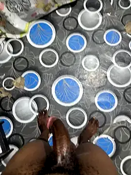 Snapshot of BlackCurvyDickk chatting on 10/31/25, 12:33 BlackCurvyDickk online show from 10/31/25, 12:33