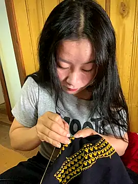 violet-00 online show from 10/02/25, 01:56