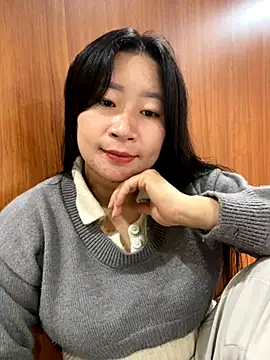 violet-00 online show from 10/12/25, 01:15