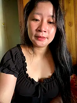 violet-00 online show from 10/13/25, 12:54