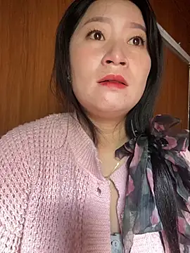 violet-00 online show from 10/23/25, 12:43