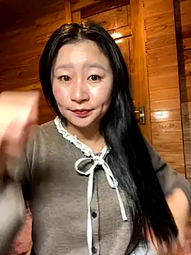 violet-00 online show from 11/29/25, 10:51