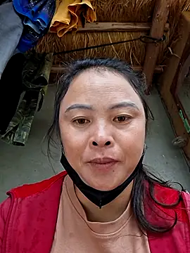 xuxulovezz online show from 11/17/25, 12:27