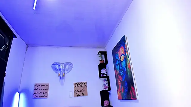 Snapshot of sofia_salie chatting on 10/01/25, 01:17 sofia salie online show from 10/01/25, 01:17