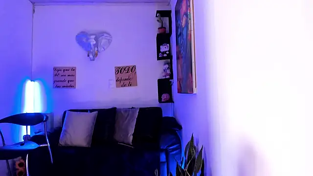 Snapshot of sofia_salie chatting on 10/28/25, 12:09 sofia salie online show from 10/28/25, 12:09