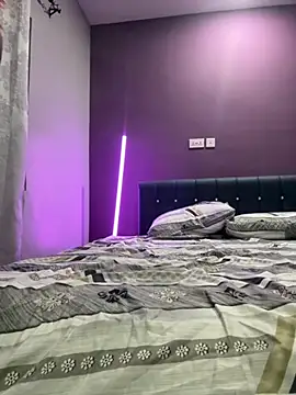 Zola Nooryi online show from 09/30/25, 08:47