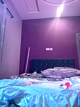 Zola Nooryi online show from 10/02/25, 01:01