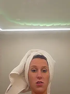 brunettebabexo3 online show from 06/12/26, 07:51