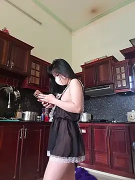 Helen-Tran online show from 10/16/25, 01:17