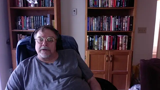 Vinyl22xh online show from 04/11/26, 07:29