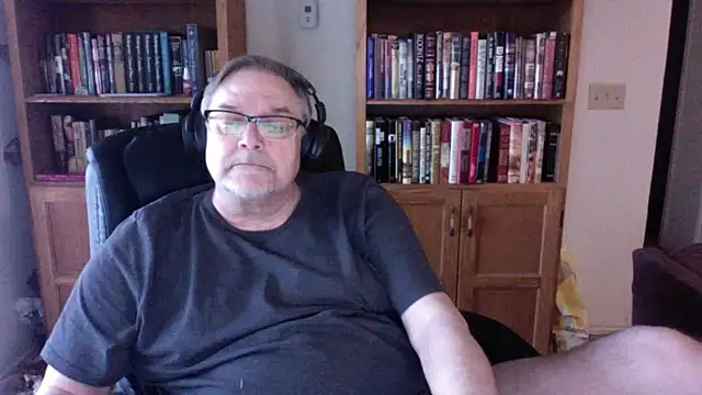 Vinyl22xh online show from 04/20/26, 11:28