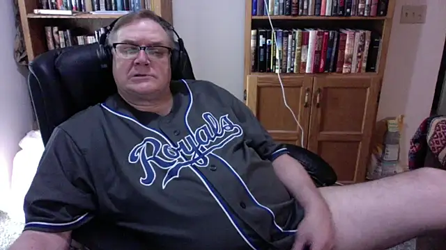 Vinyl22xh online show from 06/16/26, 08:44