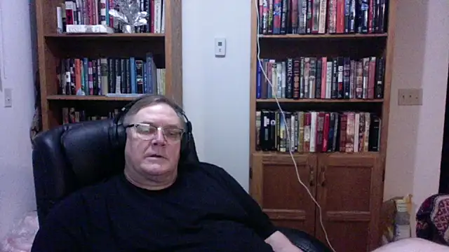 Vinyl22xh online show from 06/19/26, 03:55