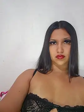 graziele00 online show from 11/26/25, 12:06