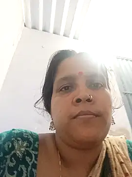 Snapshot of reya743 chatting on 10/07/25, 08:33 reya743 online show from 10/07/25, 08:33