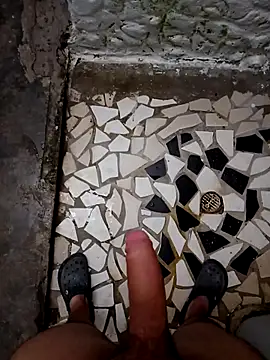 Snapshot of SALCEDO_041198 chatting on 10/07/25, 12:24 SALCEDO 041198 online show from 10/07/25, 12:24