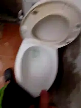 Snapshot of SALCEDO_041198 chatting on 10/19/25, 02:07 SALCEDO 041198 online show from 10/19/25, 02:07