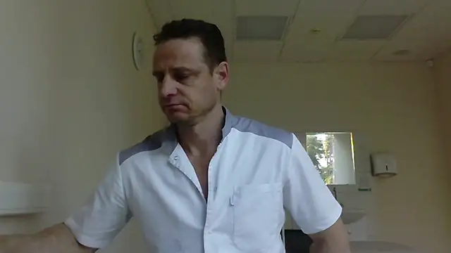 Snapshot of Freeze_Fire chatting on 10/02/25, 05:25 Freeze Fire online show from 10/02/25, 05:25