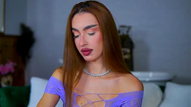 ClaraBenatti online show from 11/05/25, 07:36